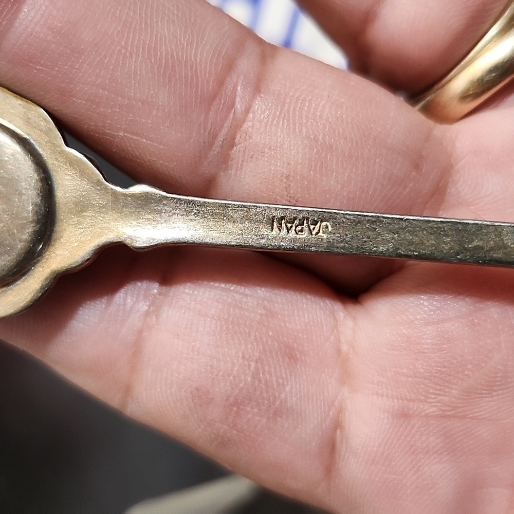 Single Readers Digest Plated Collection Spoon Roses - Picture 5 of 8